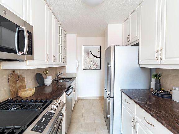 3rd image of 500 2nd Ave APT 7A