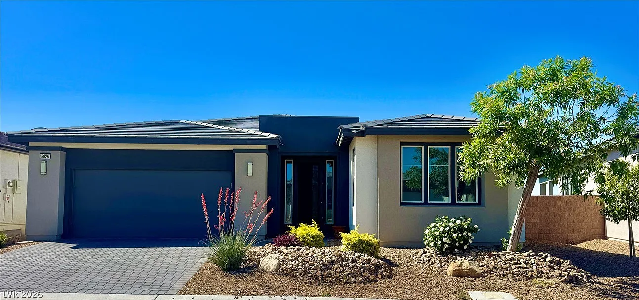 2 bed, 2.0 bath, 1644 sqft, $2,000 — Photo 1