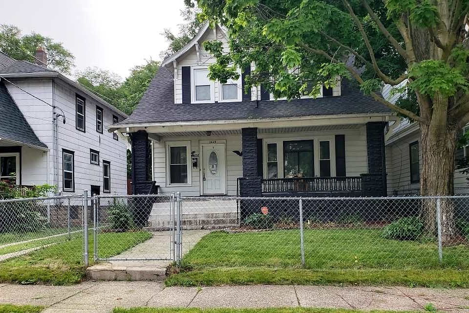 1st image of 1027 N Winnebago St