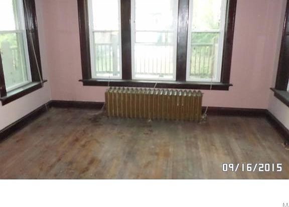 5th image of 5745 Waterman Blvd