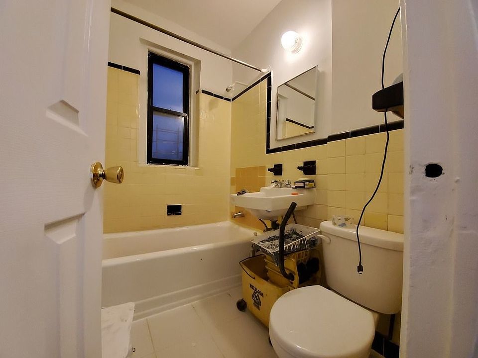 2nd image of 2395 Tiebout Ave APT 6E