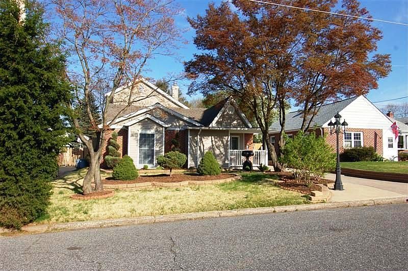 1st image of 11622 Gifford Ave
