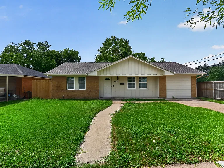 3002 Tanglebriar Dr — Photo 1
