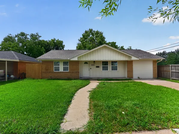 3002 Tanglebriar Dr, Pasadena, TX 77503