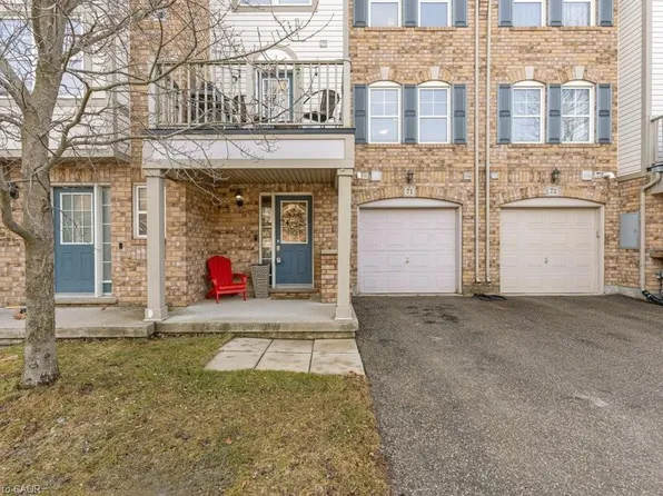 71 Garth Massey Dr #71, Cambridge, ON N1T 2G8