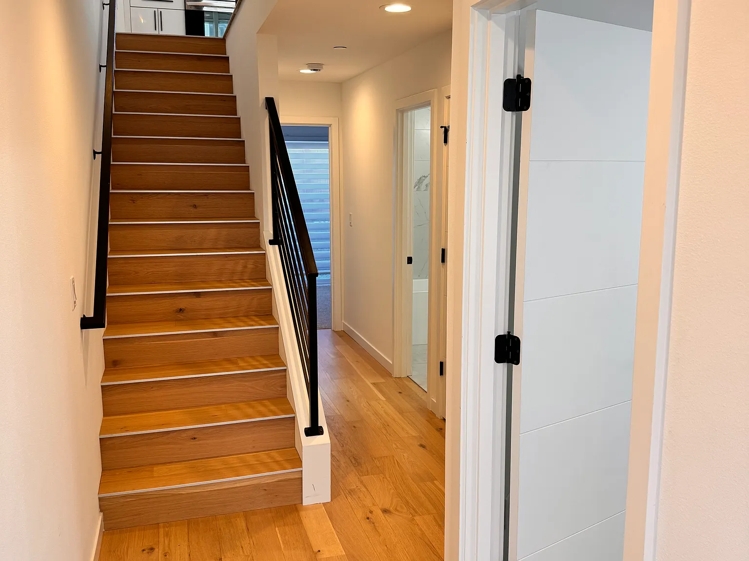 2344 Franklin Ave E — Photo 3