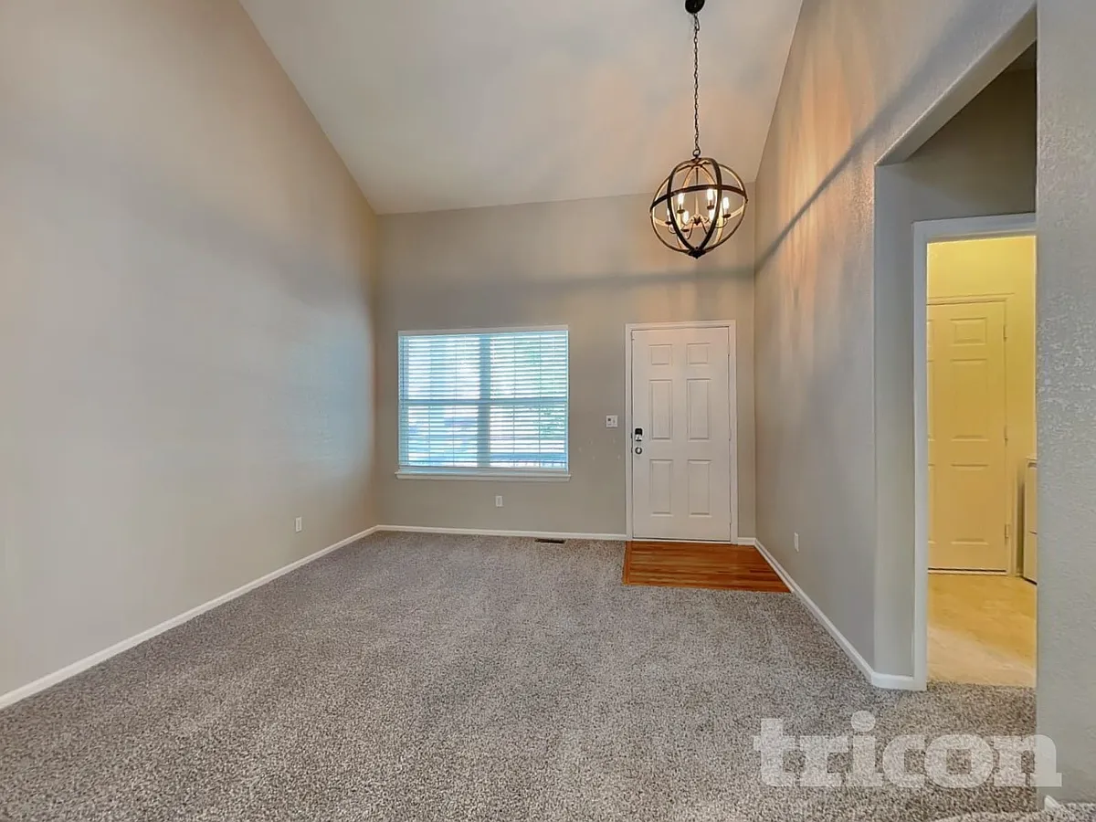 Building Photo - 4843 S Liverpool Cir