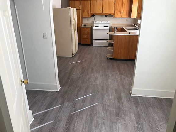 4th image of 417 Allen Ln SW #417