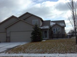 833 Fox Trl, Buffalo, MN 55313