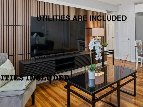 30 Auna Dr APT 9, Brockton, MA 02301