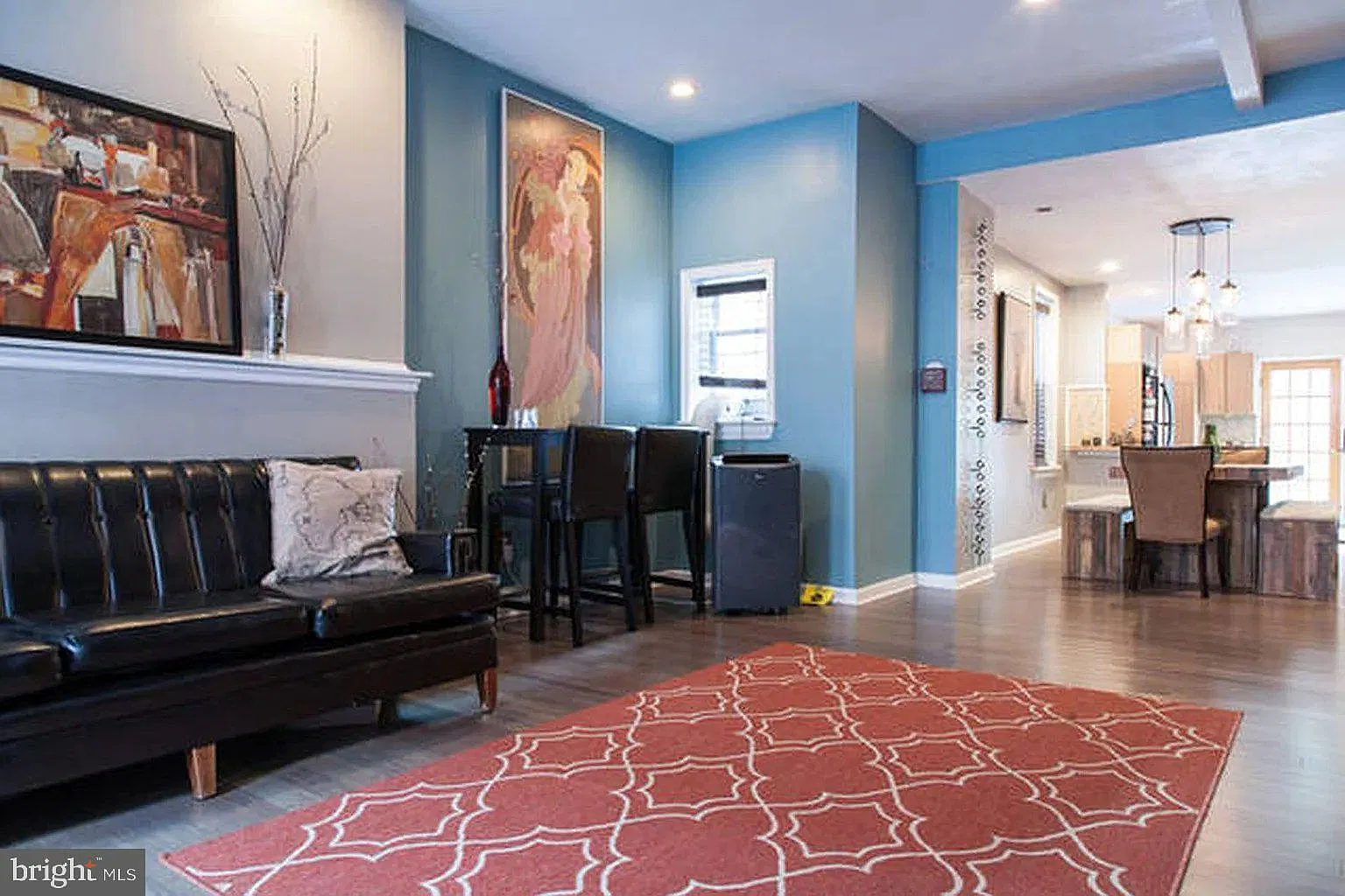 3 bed, 2.0 bath, 2361 sqft, $2,950 — Photo 3
