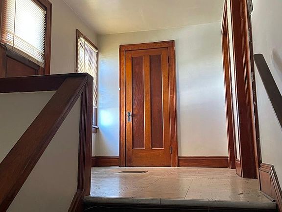 5th image of 12914 Kirton Ave