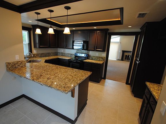5th image of 1701 Pebblewood Dr