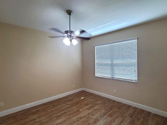 3rd image of 1326 Heritage Landings Dr