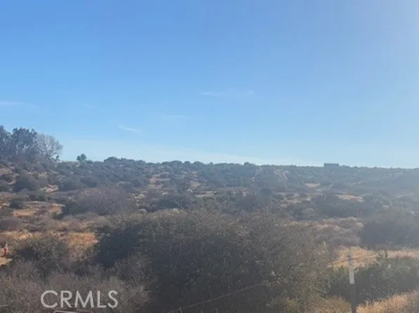 8534 Mission St, Phelan, CA 92371