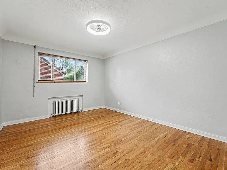 733 E 2nd Ave #105 — Photo 3