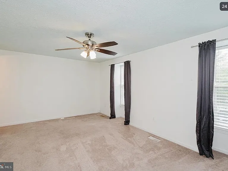1829 Queen Anne Sq #BEL — Photo 25