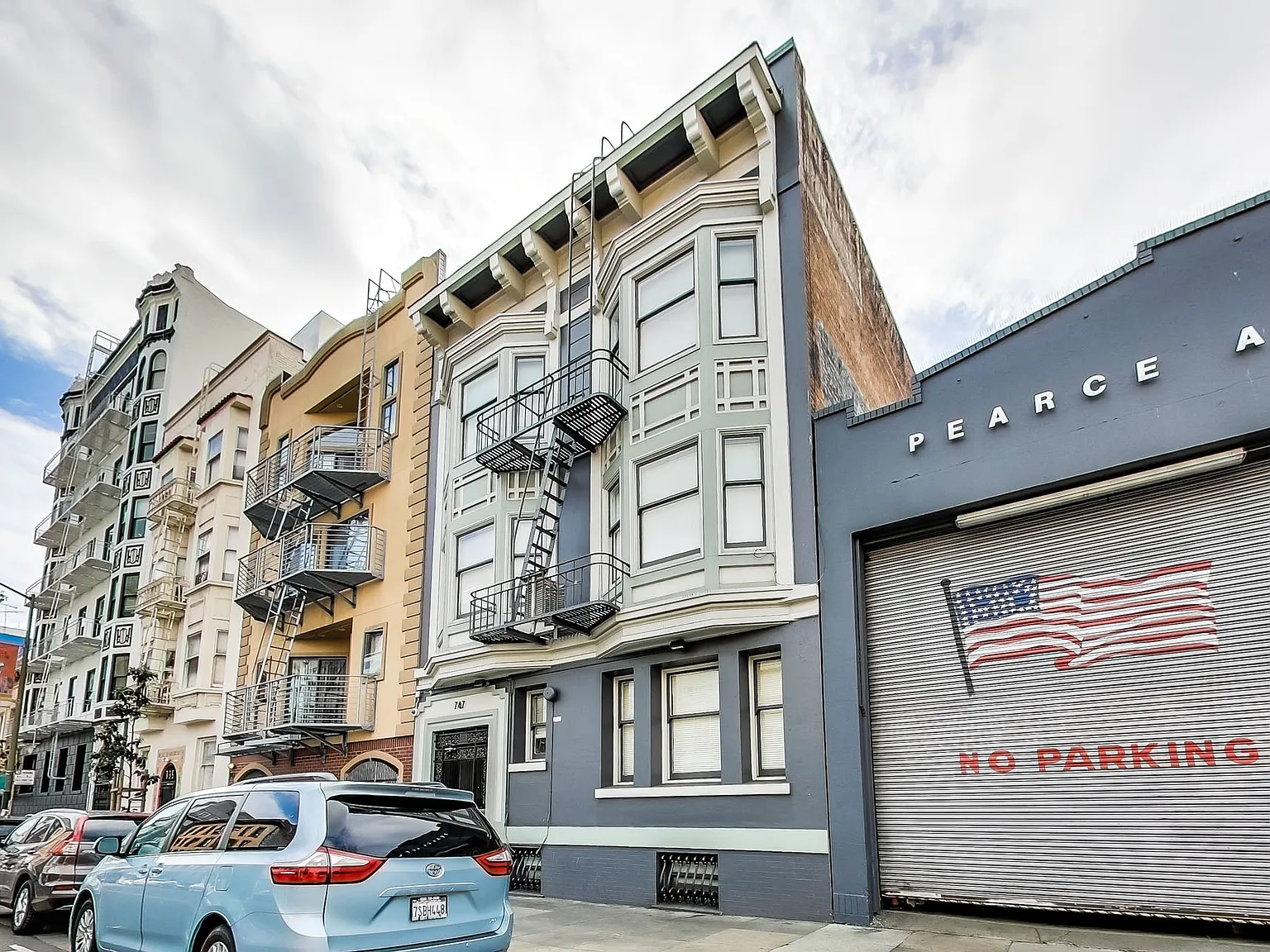 747 Ellis — Photo 3