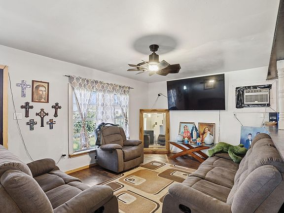 4th image of 829 Becker St