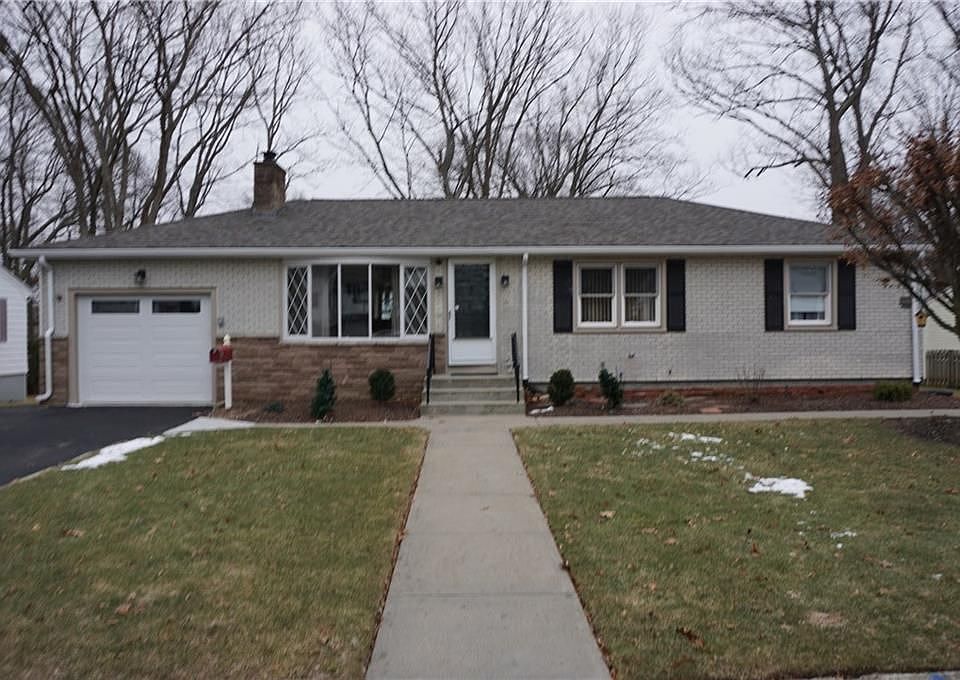 1st image of 14 Jacksonia Dr