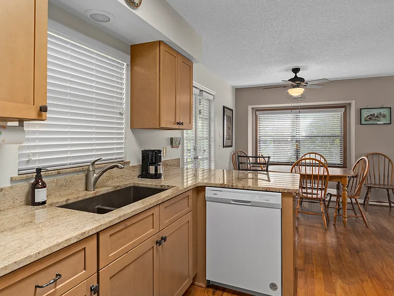 222 S Hunting Lodge Dr — Photo 7