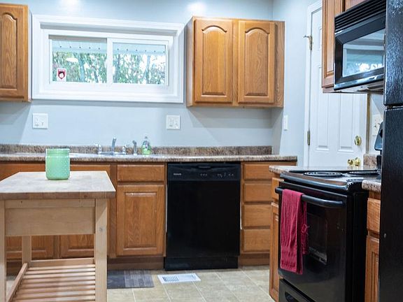 5th image of 8796 Cabot Dr