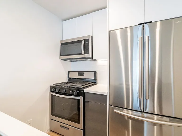 6120 Eleanor Ave — Photo 13