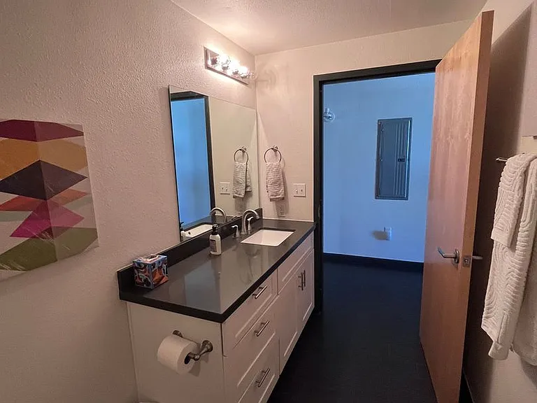 524 Central Ave SW #404 — Photo 16