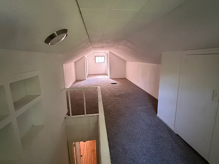 2103 N Court St — Photo 9