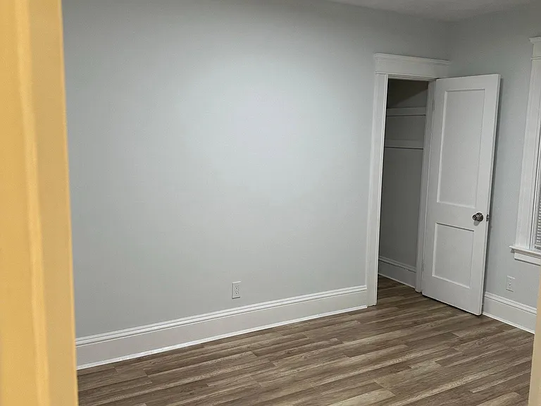 61 Woodbine St — Photo 11