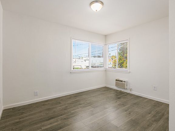 3rd image of 6045 Eleanor Ave #8