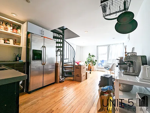141 Dupont St #4B Photo 1