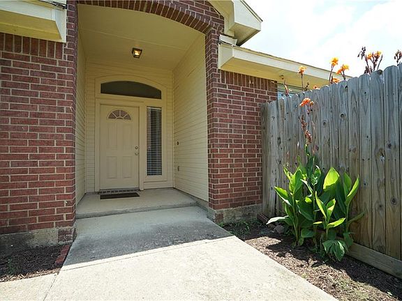 5th image of 224 Pioneer Ct