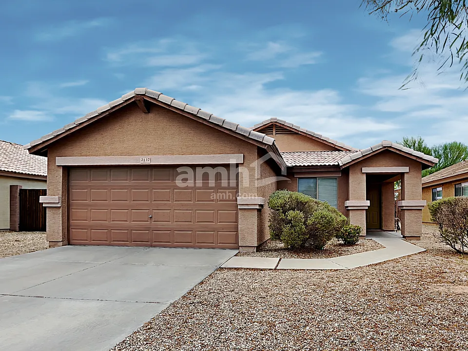 2137 S 155th Dr