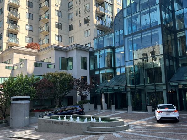 1 Daniel Burnham Ct APT 207