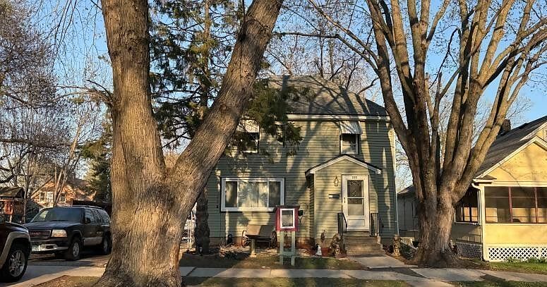 1st image of 330 Toronto St