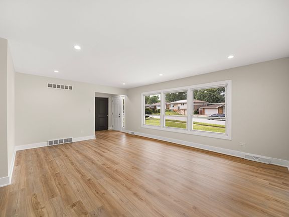 5th image of 445 E 168th Pl