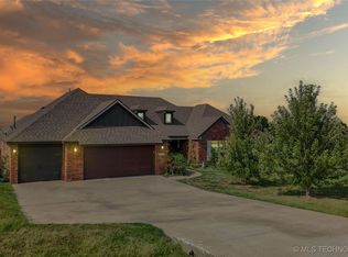 30144 Gale Ave, Inola, OK 74036