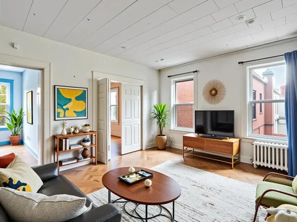 938 Troy Avenue image 2 of 24