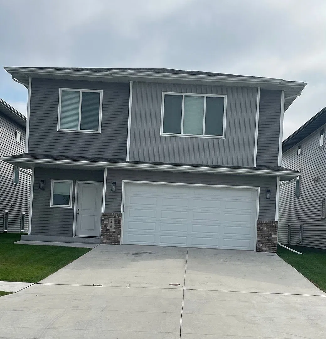 4-bedroom, 3-bathroom South Fargo Single-Family Home w/ 2 Stall Garage — Photo 1