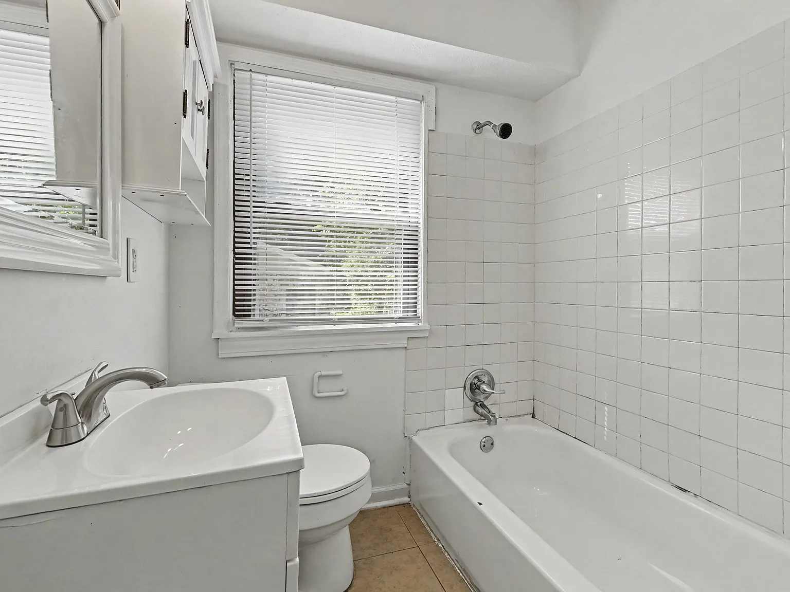 4 bed, 2140 sqft, $1,800 — Photo 4