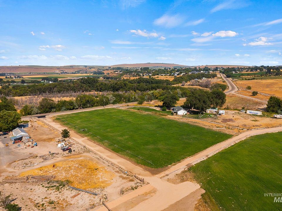 1st image of Little Bit Ln