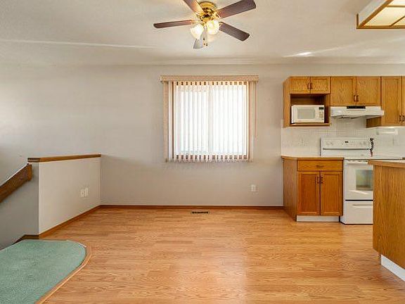 5th image of 40 N Chilcotin Rd W