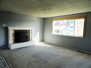5th image of 4621 222nd Street Ct E