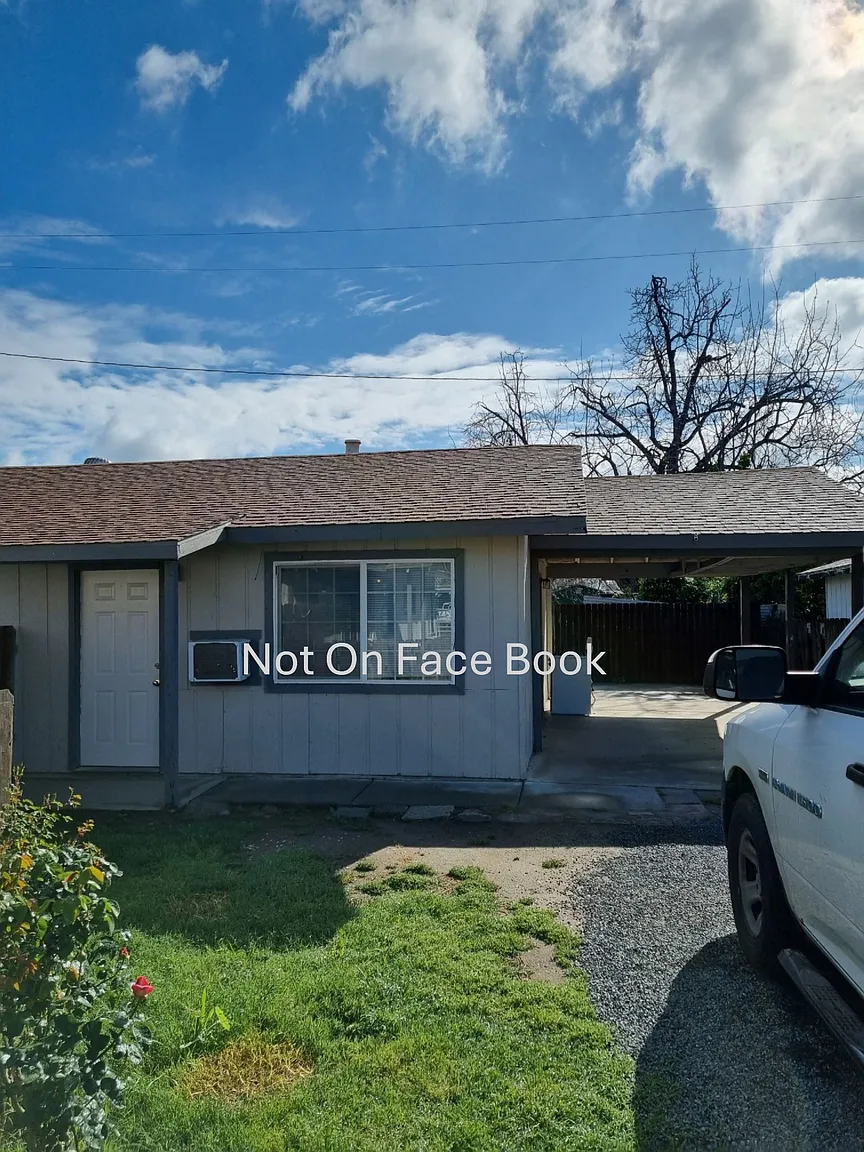 158 N Waukesha St #B photo 1