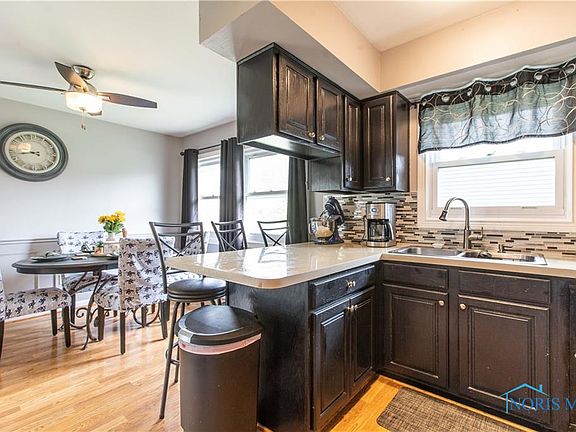 5th image of 246 Margaret Pl