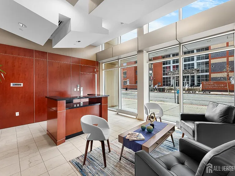 20 Livingston Ave — Photo 4