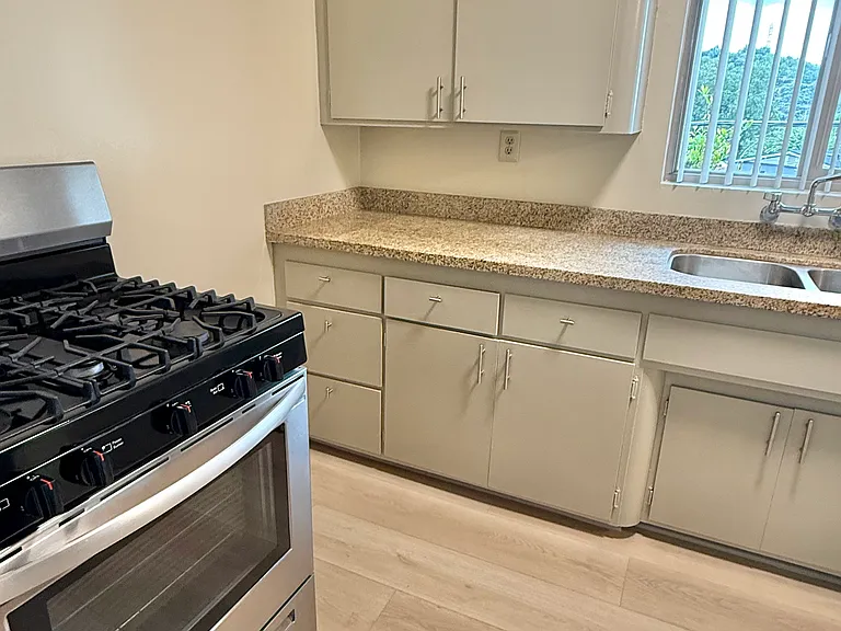 Village Glen Apartments — Photo 7