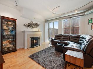 1001 W Madison St APT 212, Chicago, IL 60607