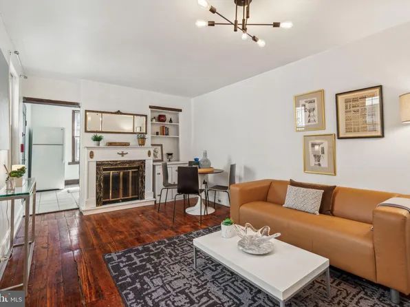 2104 Green St, Philadelphia, PA 19130
